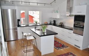 Lovely Home In Saltsjö-Boo With Sauna