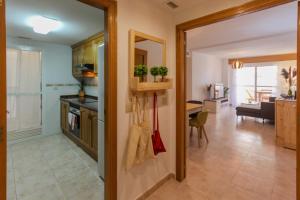 Puerto Romano Vistas al Mar 6 Pax by costablancarent