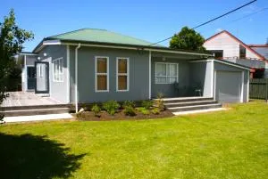 Matapouri Cottage - Matapouri Holiday Home - Helena Bay