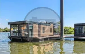 Houseboat Waterlelie - Stevensweert