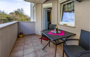 Cozy Apartment In Liznjan With Wifi