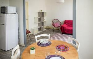 Appartements Beautiful apartment in Saumur with WiFi and 2 Bedrooms : photos des chambres