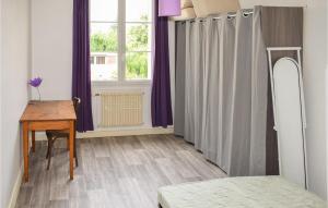 Appartements Beautiful apartment in Saumur with WiFi and 2 Bedrooms : photos des chambres