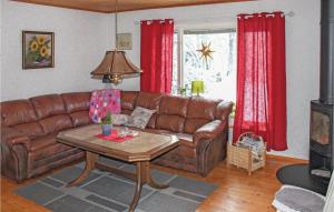 Holiday Home Tived With Fireplace I