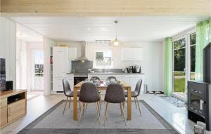 Amazing Home In Zerpenschleuse