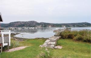 2 Bedroom Lovely Home In Hamburgsund