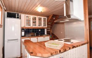 2 Bedroom Lovely Home In Hamburgsund