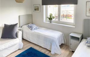 Cozy Apartment In Svanesund With Wifi