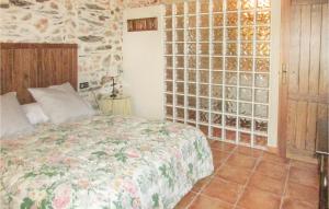 Amazing home in Aldeanue de la Sierra with 1 Bedrooms and Internet