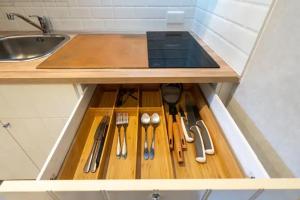 Nayang Beach Brand New Executive Luxury Condo