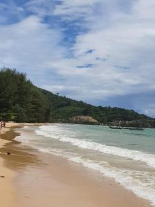 Nayang Beach Brand New Executive Luxury Condo