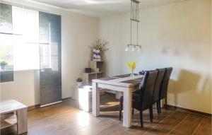 Nice Home In Aue-Bad Schlema With Wifi