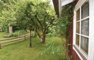 2 Bedroom Cozy Home In Sjötorp