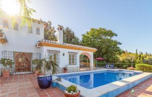 Cozy Home In Cómpeta With Wifi