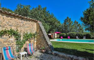 Maisons de vacances Nice home in Bonlieu sur Roubion with Outdoor swimming pool, WiFi and 1 Bedrooms : photos des chambres