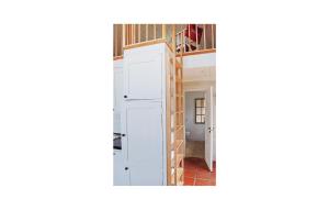 Cozy Home In Åsljunga With Kitchen