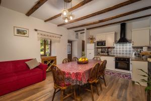 Villa Simici quiet peaceful place with pool perfect to enjoy the nature