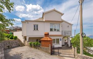 Amazing Apartment In Sveti Juraj 