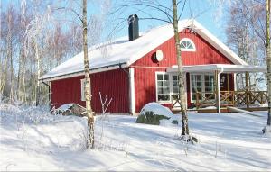 4 Bedroom Amazing Home In Vessigebro