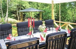 4 Bedroom Amazing Home In Vessigebro