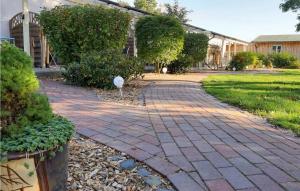 Beautiful Apartment In Fuhlendorf