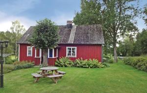 2 Bedroom Beautiful Home In Knäred