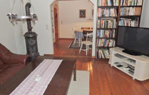 2 Bedroom Beautiful Home In Knäred