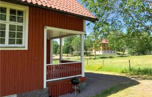 Cozy Home In Mantorp With Wifi