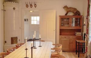 Cozy Home In Mantorp With Wifi