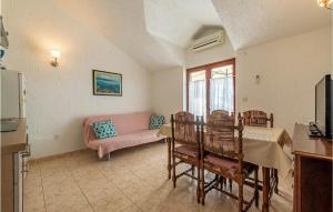 Amazing Apartment In Nin With 2 Bedrooms And Wifi