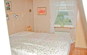 Cozy Home In Strängnäs With Kitchen