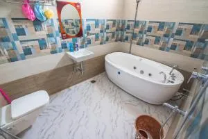 mezzanine villa W/T Hot Tub Jacuzzi - Marakkānam