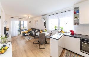 2 Bedroom Nice Apartment In Trogir 