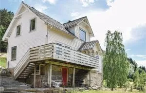 4 Bedroom Beautiful Home In Steinstø - Samlanes