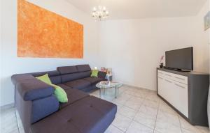 Beautiful Apartment In Pula With 2 Bedrooms And Wifi