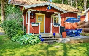 3 Bedroom Beautiful Home In Sollebrunn - Verle