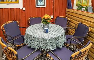 3 Bedroom Beautiful Home In Sollebrunn