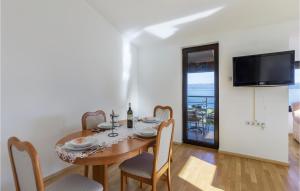 Pet Friendly Apartment In Labin With Kitchen