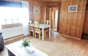 2 Bedroom Nice Home In Urshult