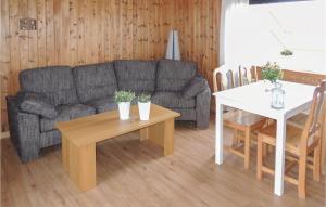 2 Bedroom Nice Home In Urshult