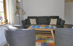 Three-Bedroom Holiday Home In Annerstad