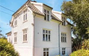 4 Bedroom Stunning Home In Rong - Rong