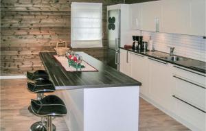 Nice Home In Straumgjerde With Wifi