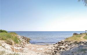 Gorgeous Home In Löderup With Wifi