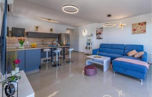 Amazing Apartment In Banjole With Outdoor Swimming Pool, Wifi And 2 Bedrooms