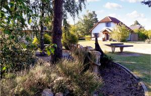 1 Bedroom Nice Home In Fuhlendorf