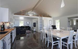 Nice Home In Sjötorp With Kitchen