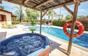 3 Bedroom Nice Home In Laatchi - Droushia