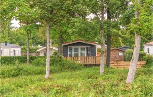 Gorgeous Stacaravan In Lauwersoog