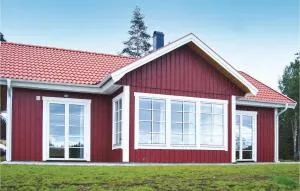 Beautiful Home In Ryd With Sauna - Lönashult